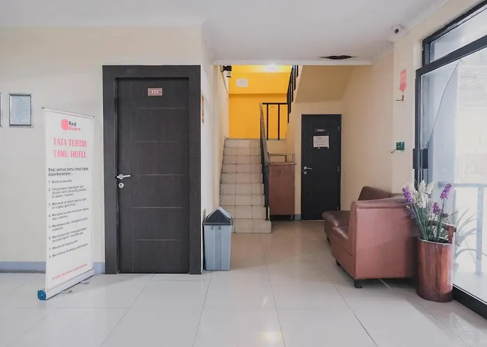 RedDoorz near ITC Cempaka Mas Hotel Jakarta